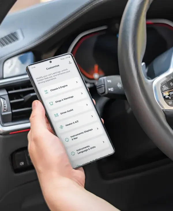 Izmantojiet pielāgošanas izvēlni, lai mainītu automašīnas iestatījumus